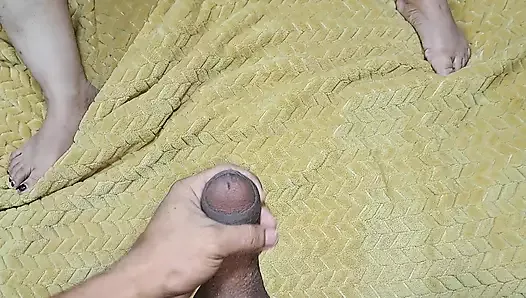 I record my stepmother while she masturbates, she has a wet and mature pussy