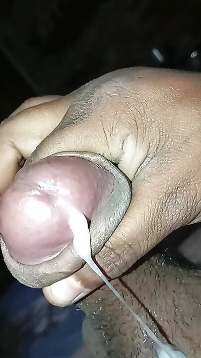 Mera maal bahut der main nikla ajj hath dard hone lga muth mar ke