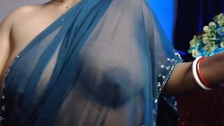 हॉट सेक्सी लड़की का ब्रा खोलके स्तन निपल पिंच किया।