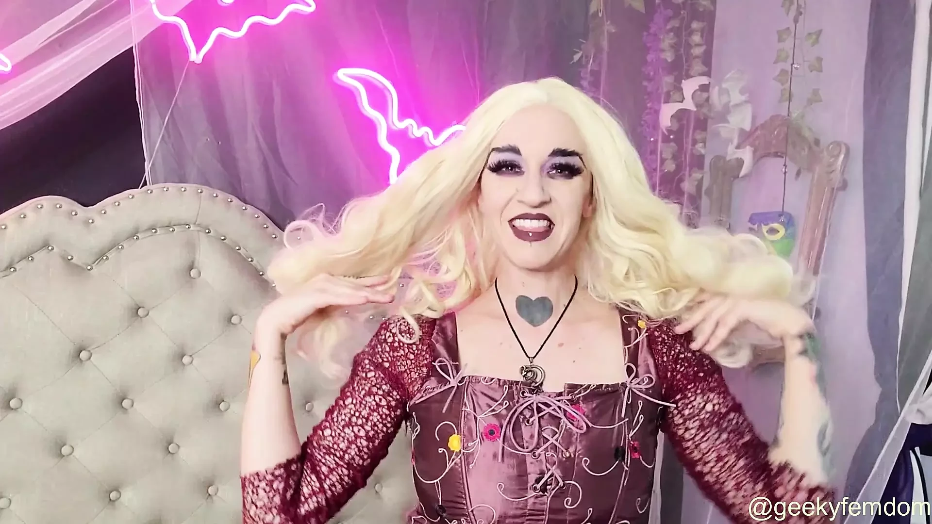Hocus Pocus Rampage on Comic Con Virgins