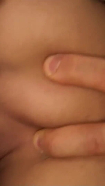 Epischer moment von "Dünner asiatischer teenager verführt zum creampie-sex nach squirt von mitschülerin"