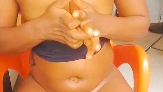 Nigeria lady Fingering  her clitoris to reach organism