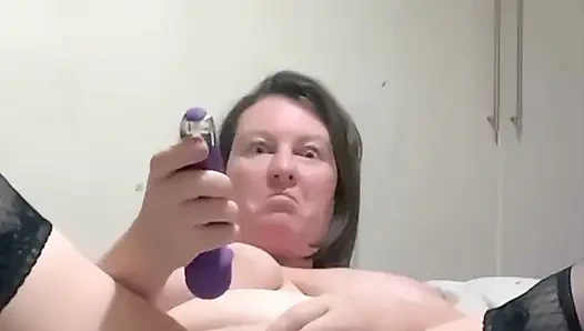 Iphone-версия, позиция бабочки, соло, селфи в чулках