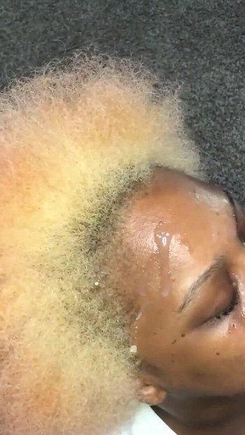 Khoảnh khắc khó quên từ "Bubble Gum Blowjob facial"