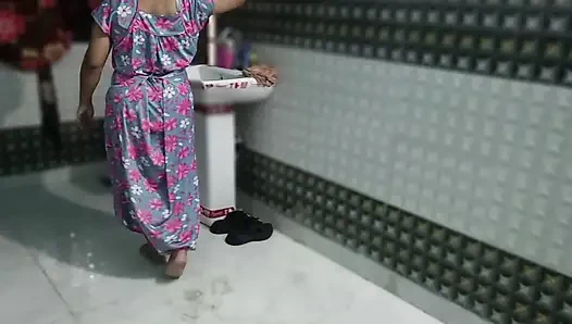 Home Made MMS Video in a Loud Campaign in a Naked Shower
