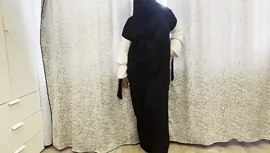 Külotlu çoraplı Faslı üvey kız kardeş