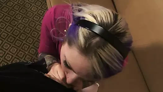 Genç Olivia Rose bir fahişe amını dolduruyor