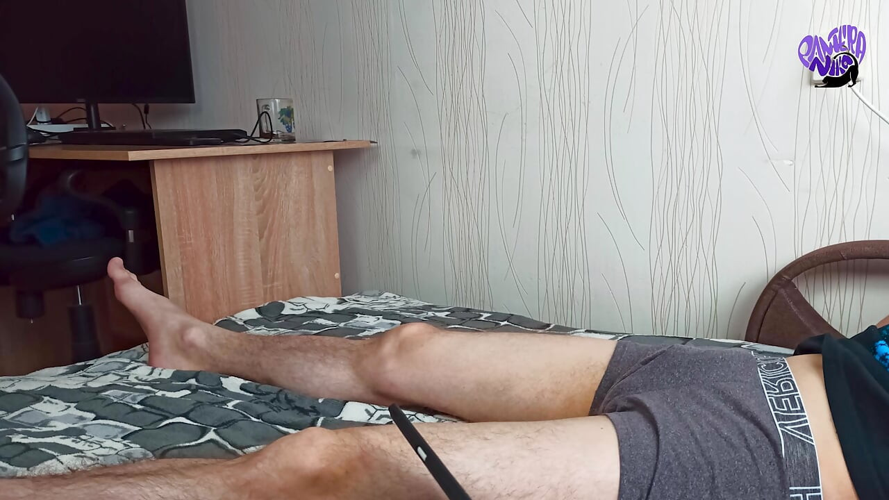 My horny stepsister saw me jerking off and decided to give me blowjob - Pantera Nika