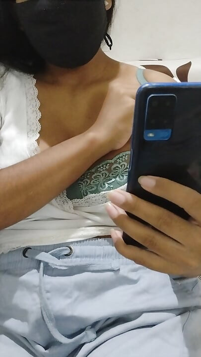 Show privado 1v1 con exhibición sexy de tetas y coño