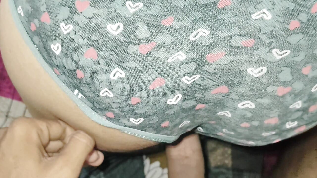 (duidelijke Hindi-stem) Neuken met mijn vriendin, strakke kut