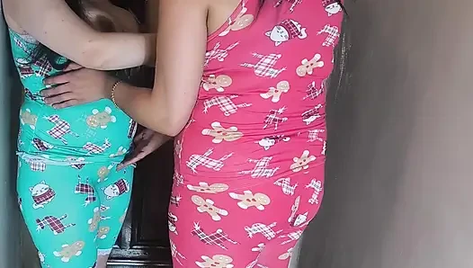 Lezbiyen Arap Suudi ateşli seks