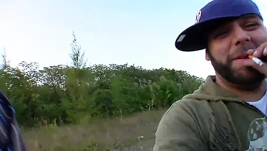 Penumpang pirang panas mendapat tumpangan dan bercinta yang bagus