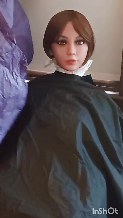 Lindsey shampoo cape show