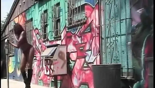 Черное на черном занимается любовью с оральным и хардкорным трахом и сливками