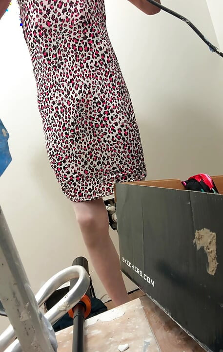 แต่งตัว Cdmichelle ที่งานแต่งตัวบนชุดชั้นในสีชมพูเดินไปรอบ ๆ สวมเสื้อยืดเซ็กซี่