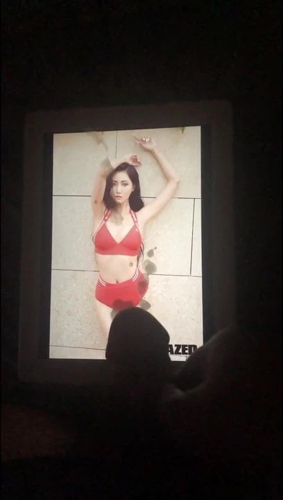 Mamamoo hwasa počast spermi 1