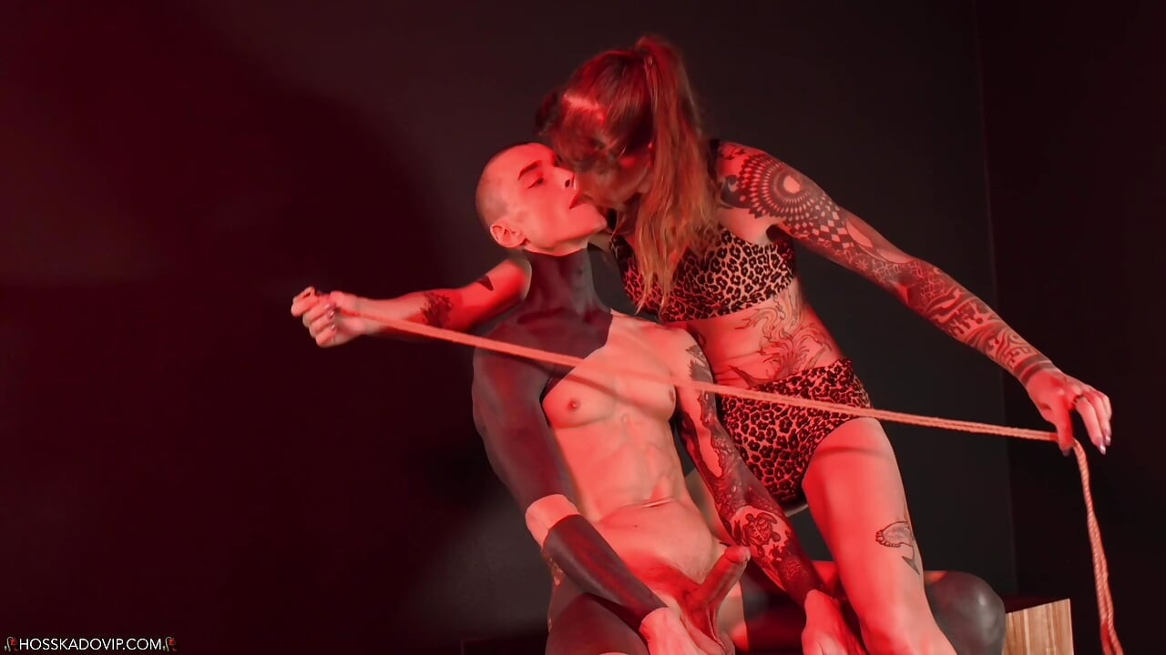 Roped BDSM Perhambaan ghairah seks ghairah batang besar ayah hos kado kongkek femdom awek transeksual cantik grey Perrier berbilang pancutan mani pov