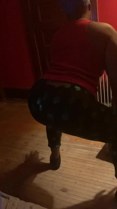 Me twerking having fun on a late night wit my homegirl
