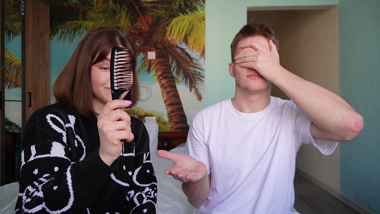 流行的在线游戏在视频博客期间变成继兄弟和继妹之间的性爱