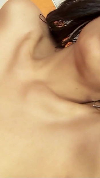 बड़े लंड वाले पर्यटक द्वारा छोटे स्तनों वाली खूबसूरत एशियाई थाई कुतिया के लिए गांड पर वीर्य के साथ बिना कंडोम के सख्त गांड चुदाई | क्लिप 1