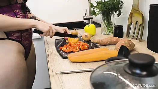 Морковь чинит