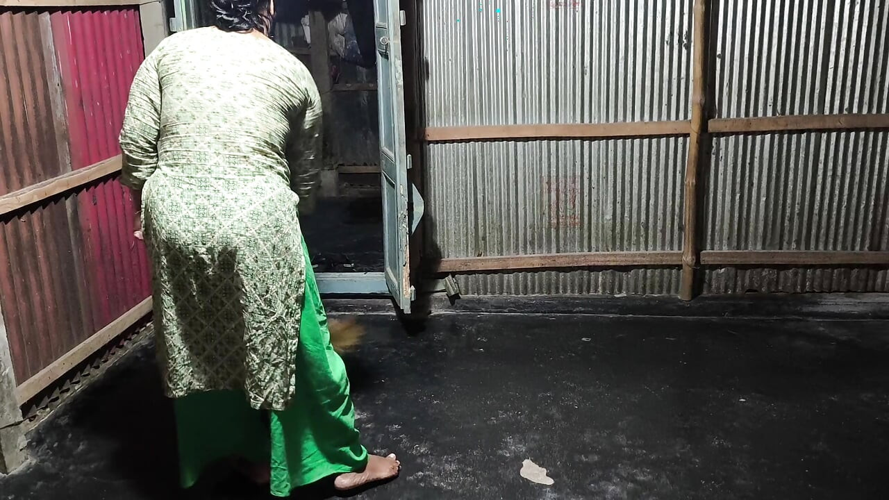 Grlio sam svoju tetku i počeo da je jebem u dupe