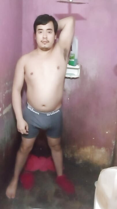 Jesus em boxeador puxando seu pênis 162