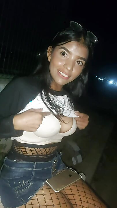 I a 19-year-old unknown woman - Angelhotmex