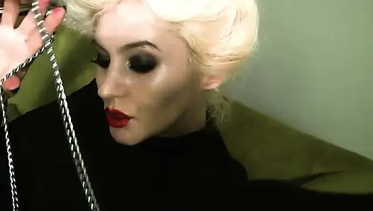 Oyun bitti, kendini bana ver