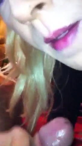SUCKING CHLOTV