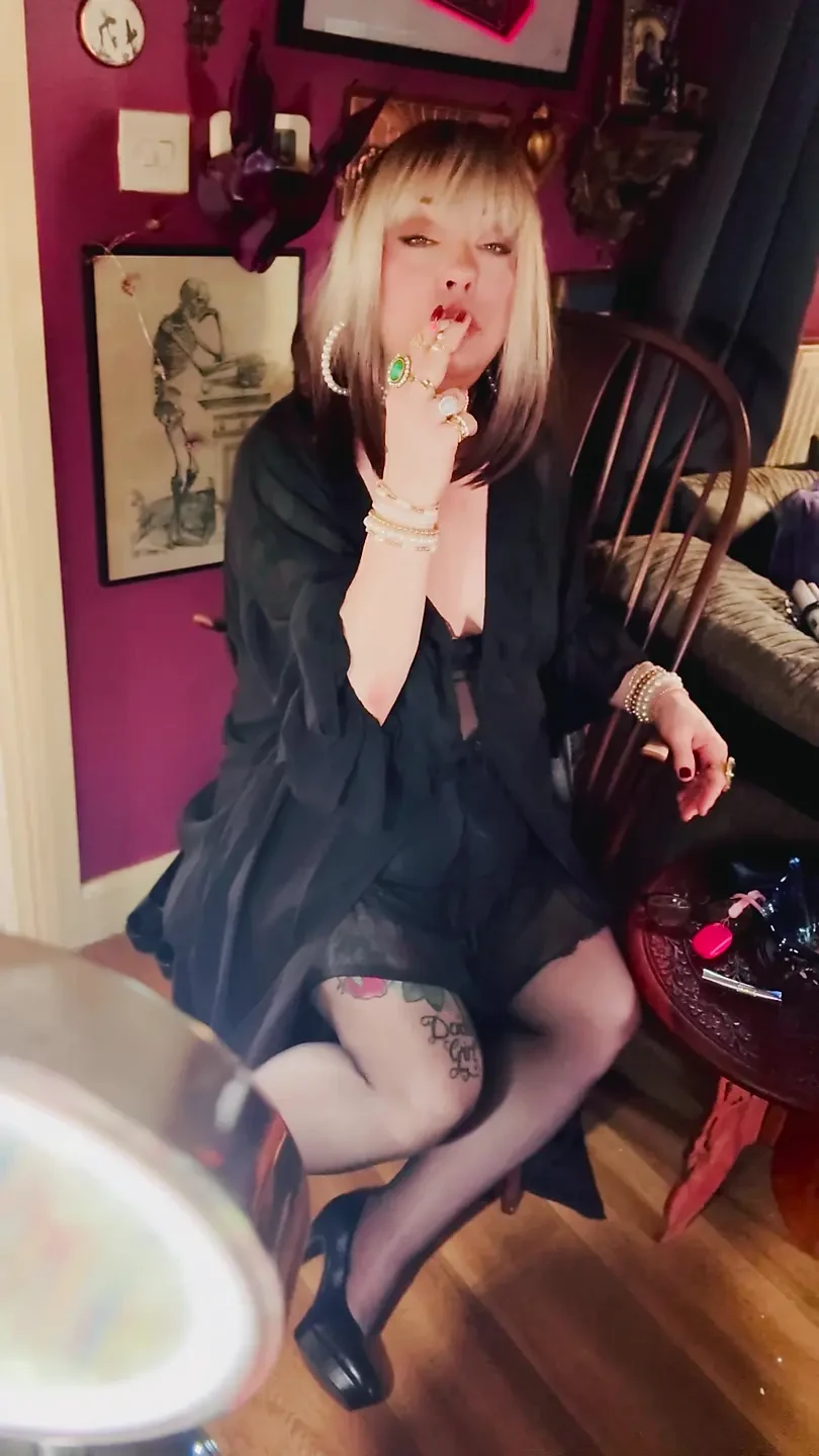 Nylon Clad Mature Tina Snua Smoking A Cigarette For You - Smoker Pantyhose Sheer High Heels