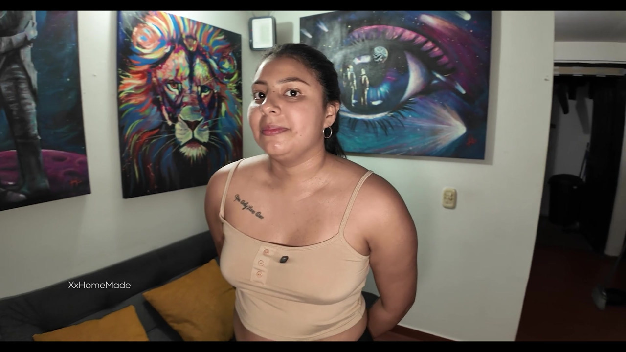 アジアの清掃婦、私に彼女を抱かせて