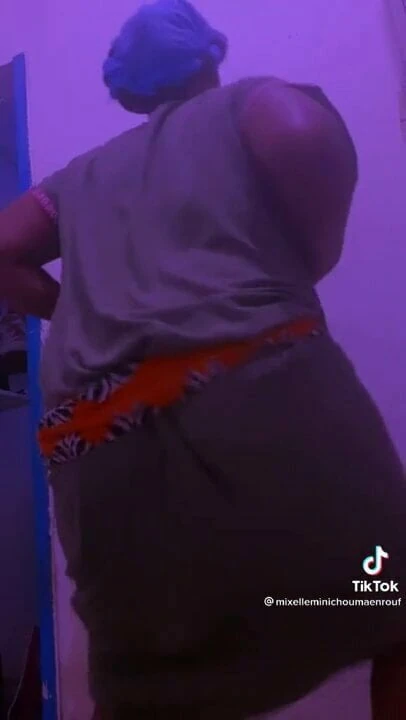 Une bonne chienne au gros cul