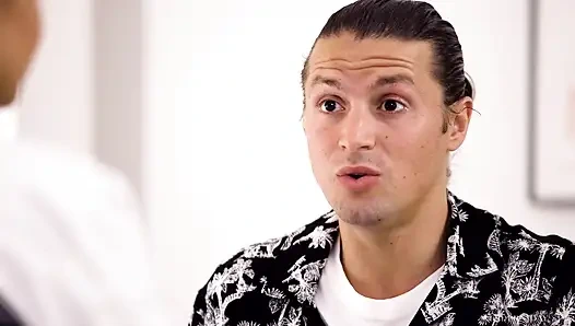 Modern zamanların günahları - büyük memeli üniversiteli hemşire öğrencinin sikini elle muameleyle tedavi ediyor!