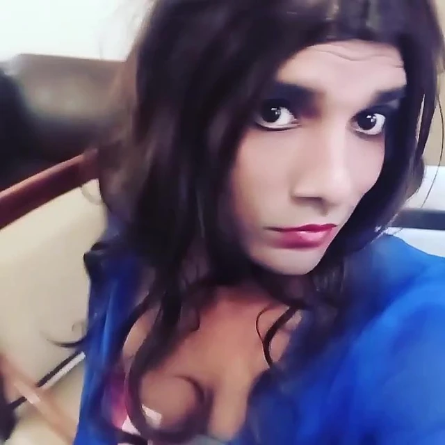 Desi Indian Hot Sexy Kiss Expression Make You Cum