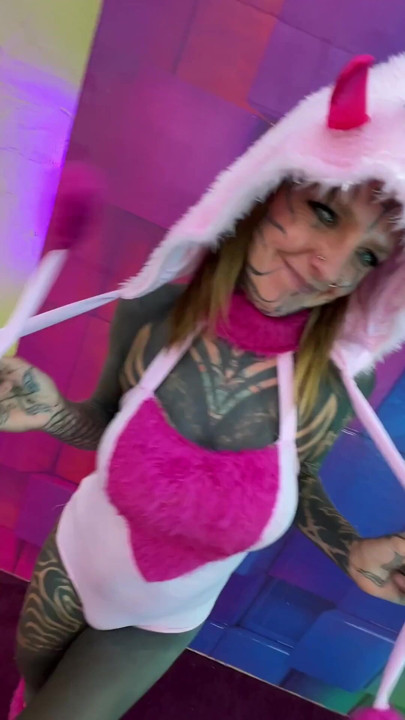 Behind the Scenes with Tattooed Girls | Clip 2