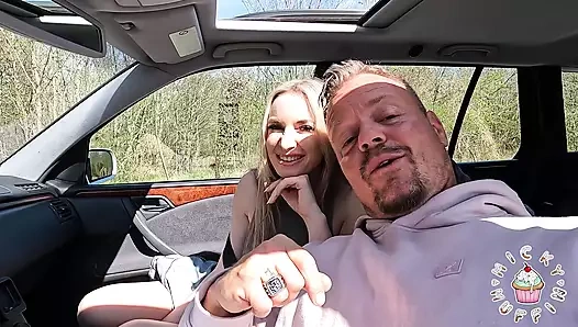 Otoparkta sürtük ilk araba sikişim