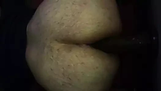 Götümde siyah dildo