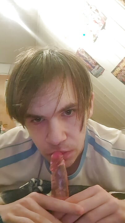 新手Femboy能深喉假阳具