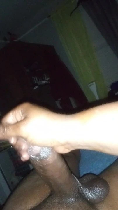 No pussy tonight but my hand will fuck u