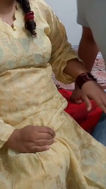 mummy na stepson ko badam Wala dhood Pila kar Raat Bhar chudai karwai | Clip 1