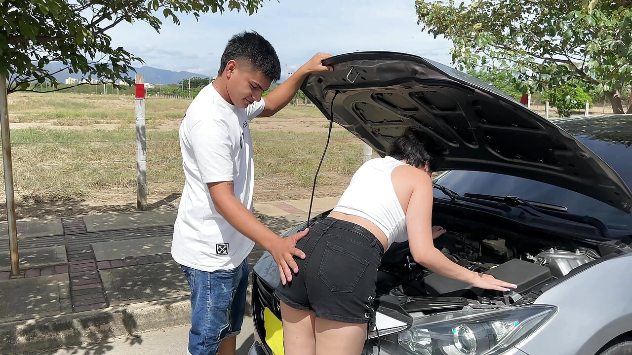 Girl with Her Car Stranded, so I Decide to Help Her in Exchange for It She Takes Me to Her Apartment and Lets Me Fuck Her