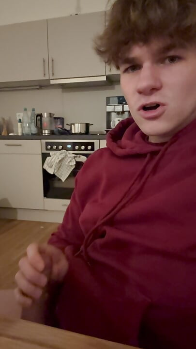 Fit twink MASSIVE CUMSHOT + SHOWER