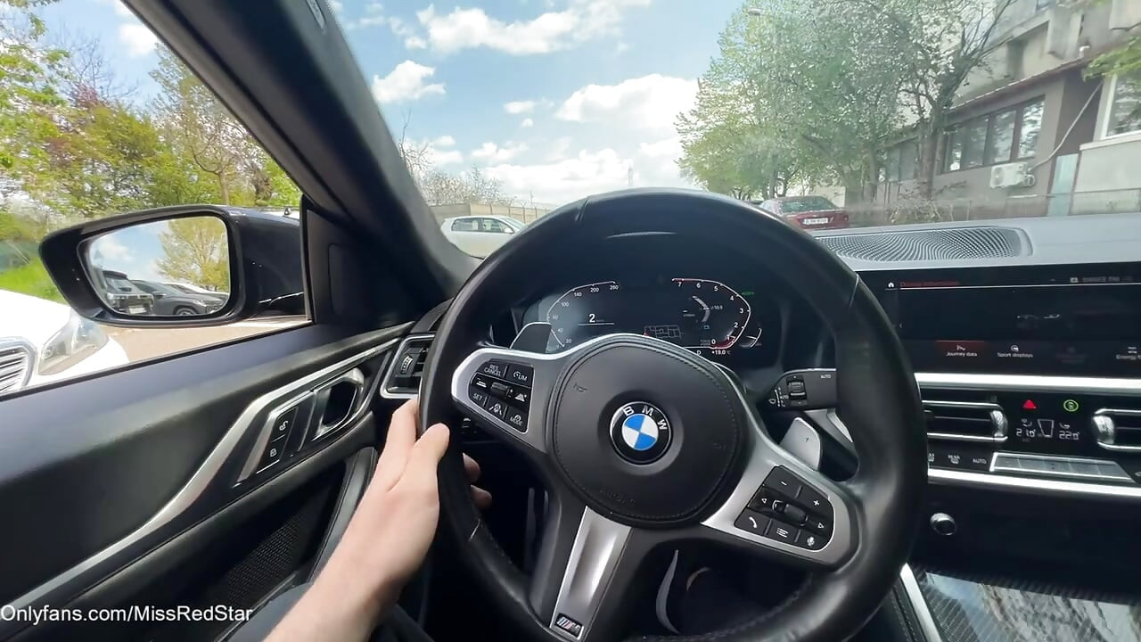 Slutty Babe Show Tits in Public and Suck Dick in Car