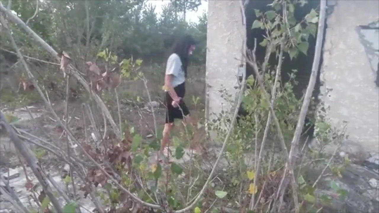 Standing pee fart
