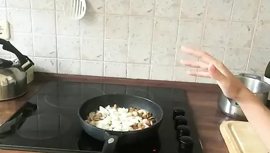 Готовлю голышом