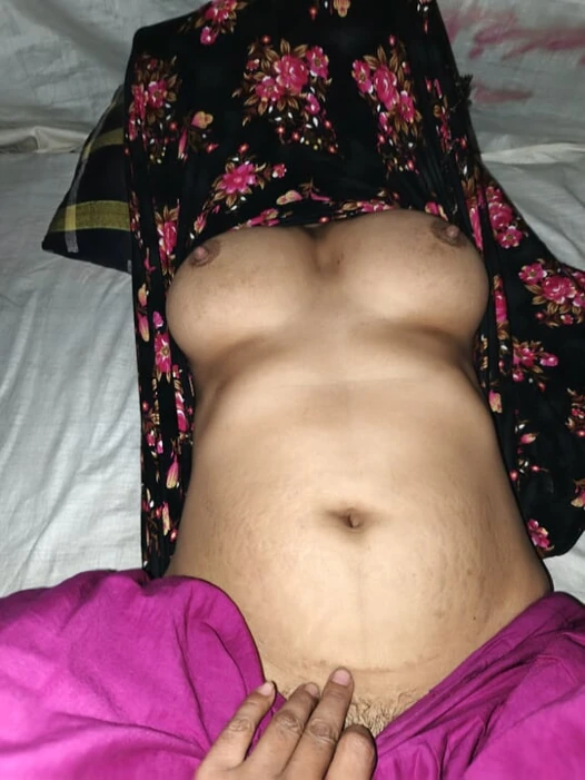 DESI SCHÖNES BENGALISCHES DORF, GEILES SÜßES BHABHI, HART VON DEM JUNGEN DEVAR GEFICKT.