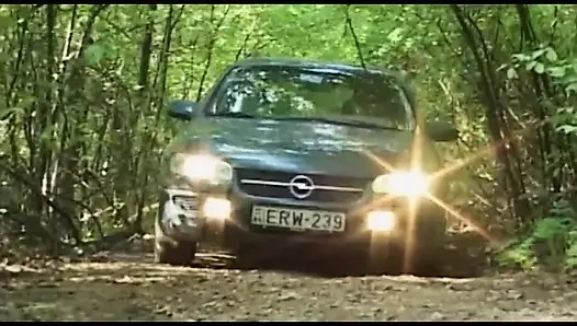 Ormanda göt sikişi göt parmaklıyor