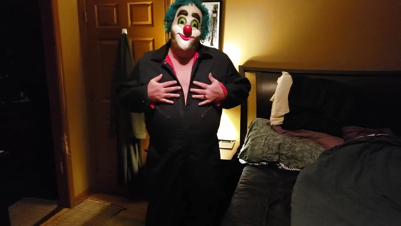 Halloween Jerk off! Scary Clown Jerks for You!!