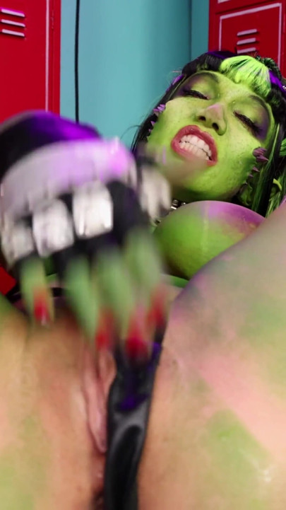 Breed the Lovesick Monstar Stepmommy! Space Jam Cosplay